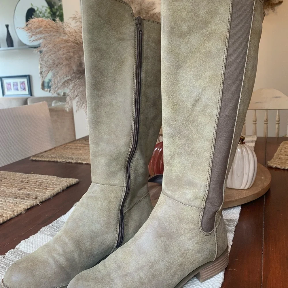 GH‎ Bass Derica Distressed Tan Faux Leather Riding Boots With Stretch Size 8.5